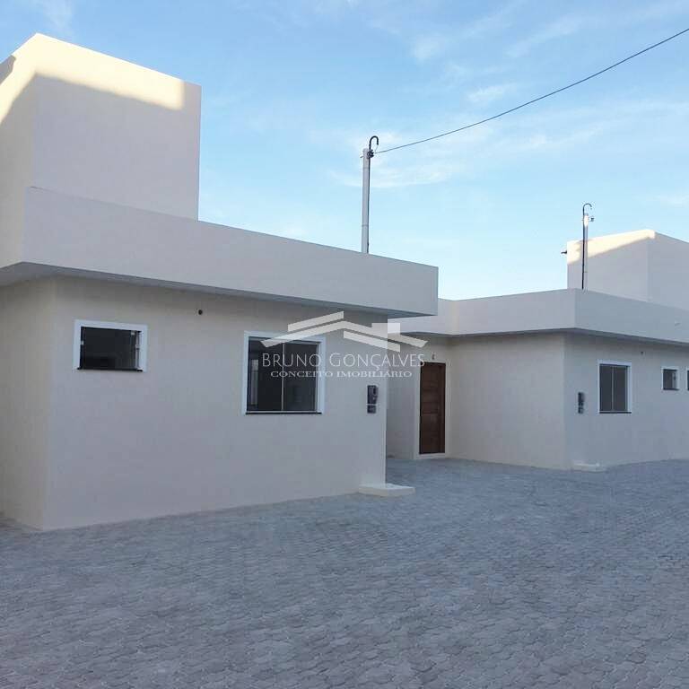 Casa à venda com 3 quartos, 71m² - Foto 2