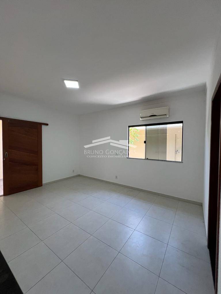 Casa à venda com 2 quartos, 300m² - Foto 2