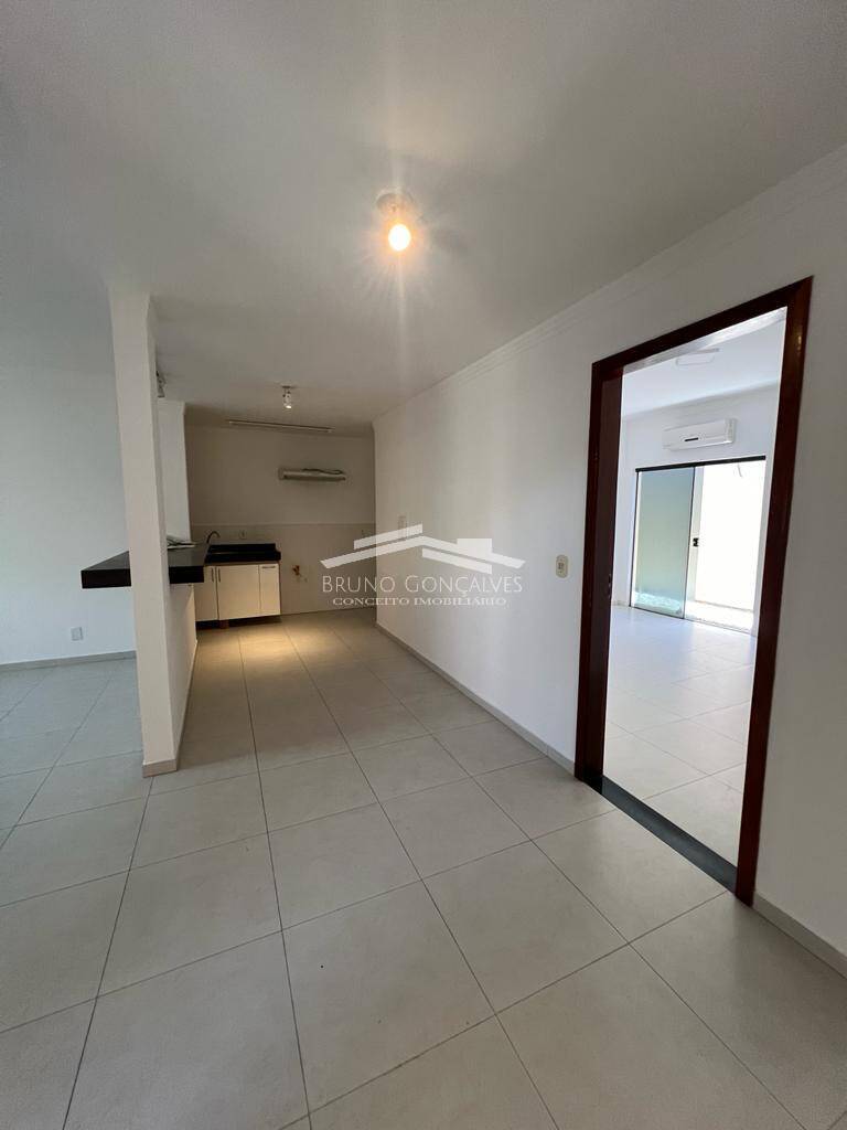 Casa à venda com 2 quartos, 300m² - Foto 8