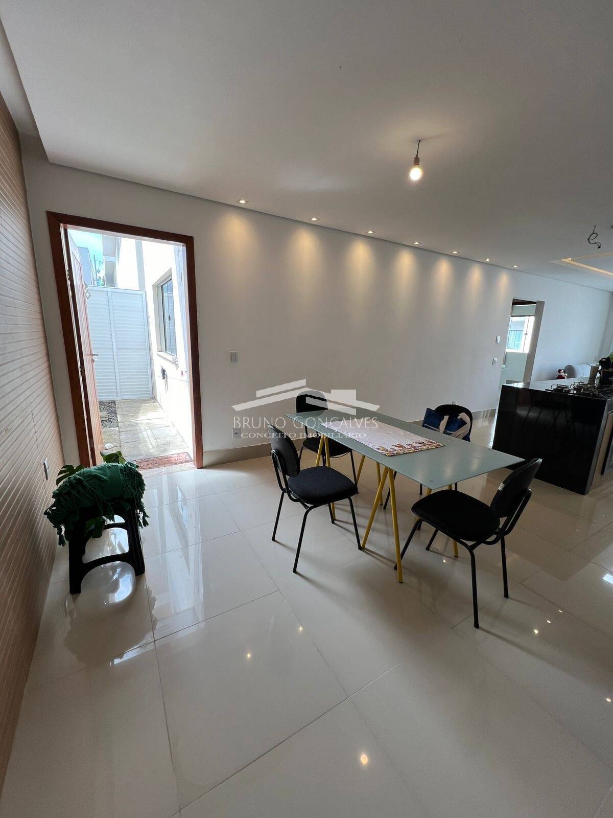 Apartamento à venda com 2 quartos, 70m² - Foto 11