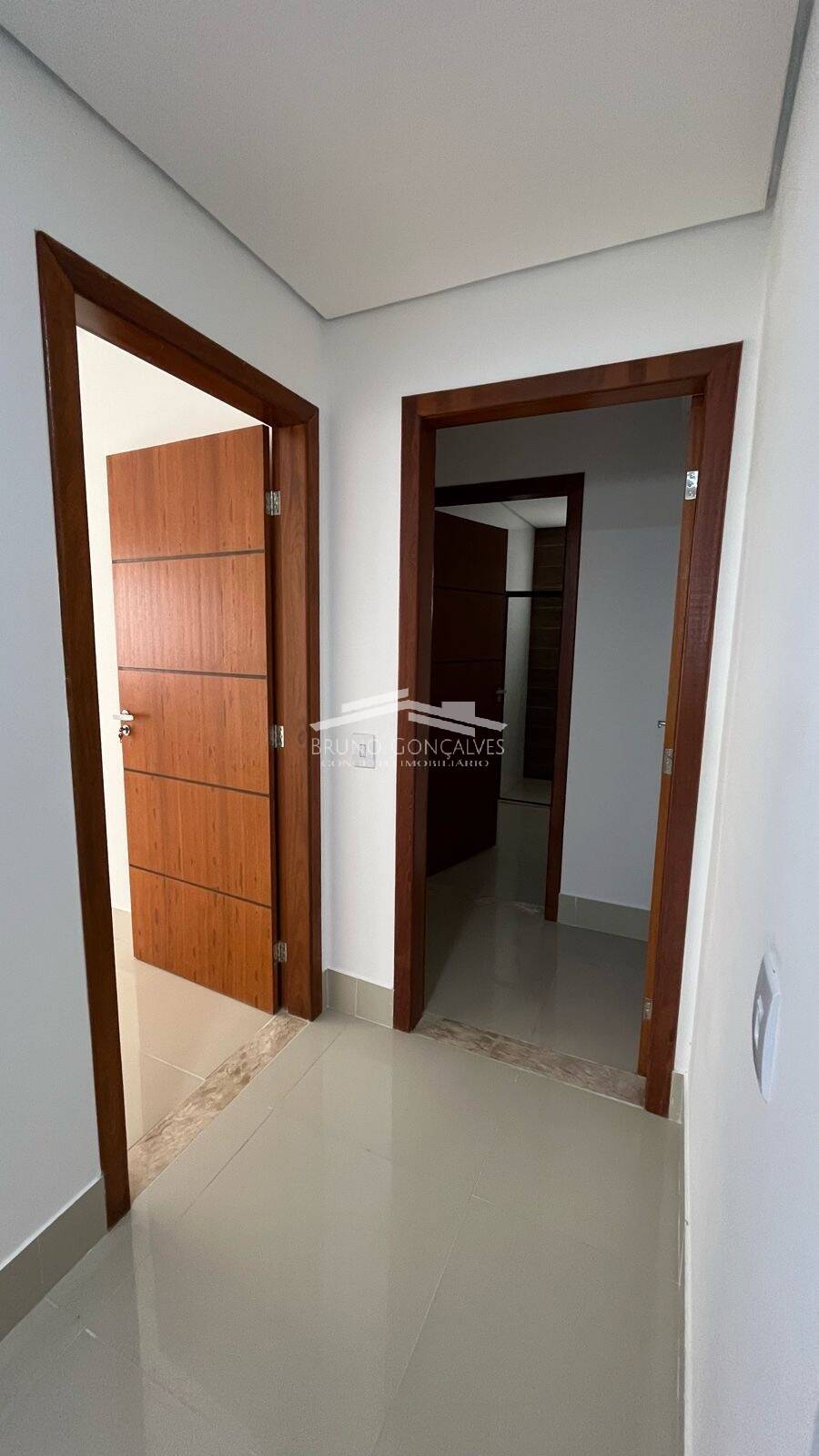 Apartamento à venda com 3 quartos, 104m² - Foto 2