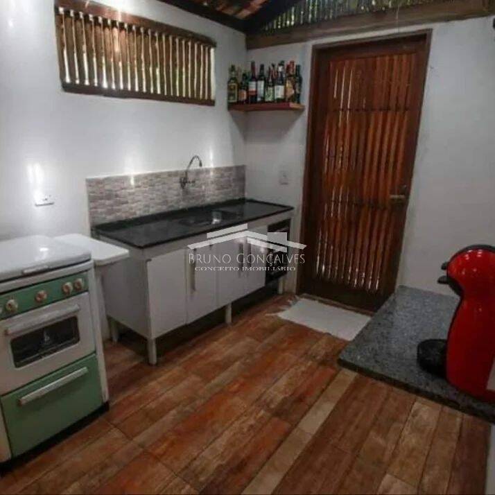 Casa à venda com 3 quartos, 68m² - Foto 8