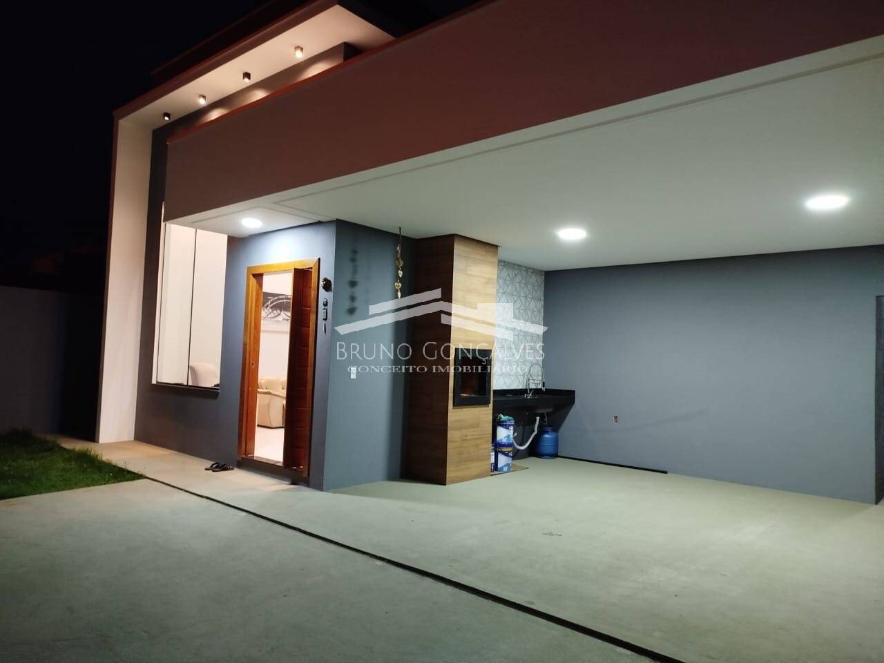 Casa à venda com 3 quartos, 130m² - Foto 1