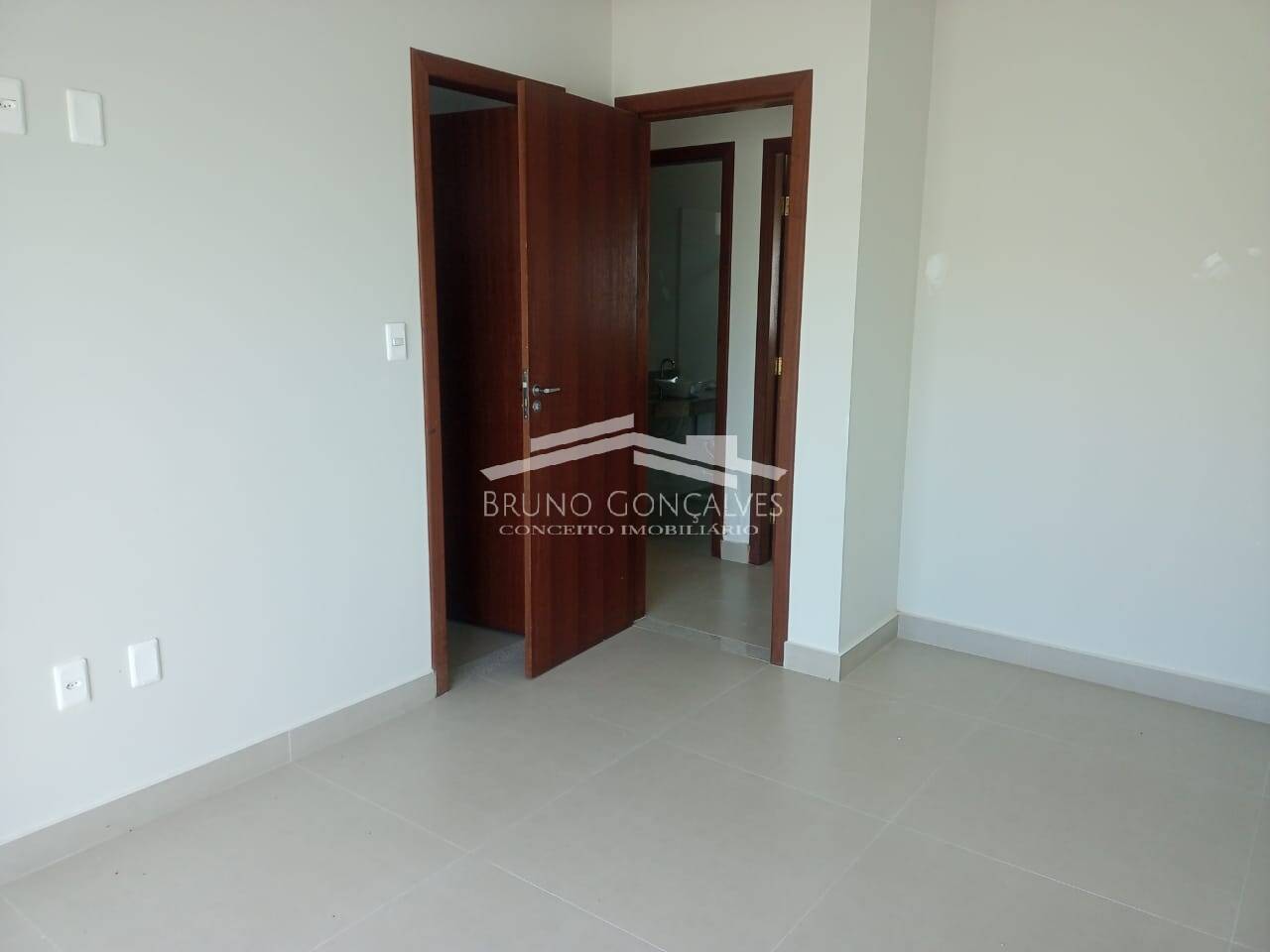 Apartamento à venda com 2 quartos, 70m² - Foto 4