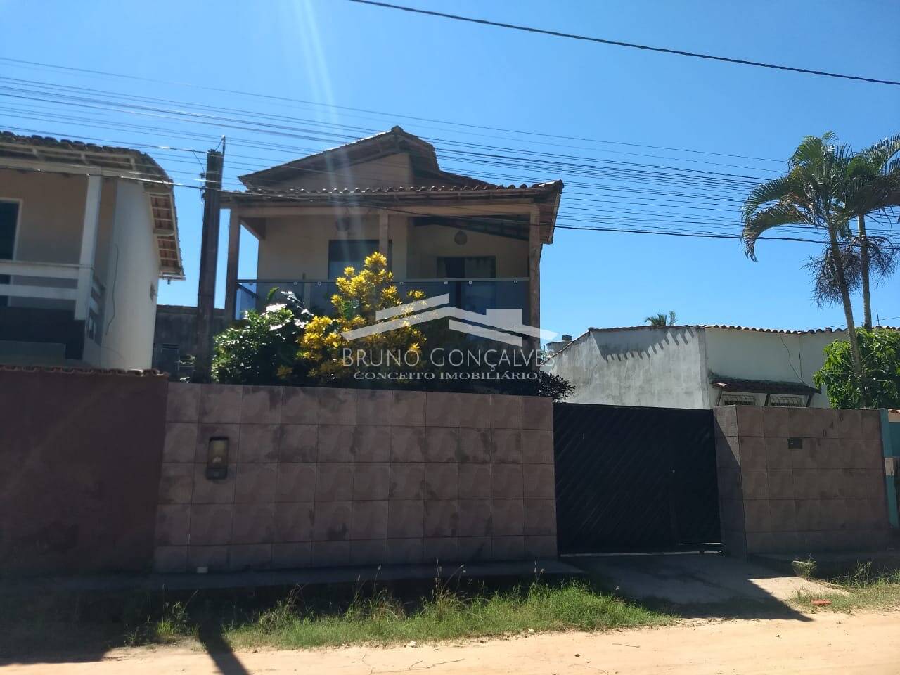 Casa à venda com 2 quartos, 200m² - Foto 1