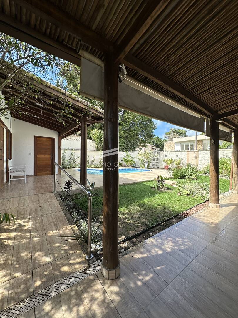 Casa à venda com 4 quartos, 320m² - Foto 2