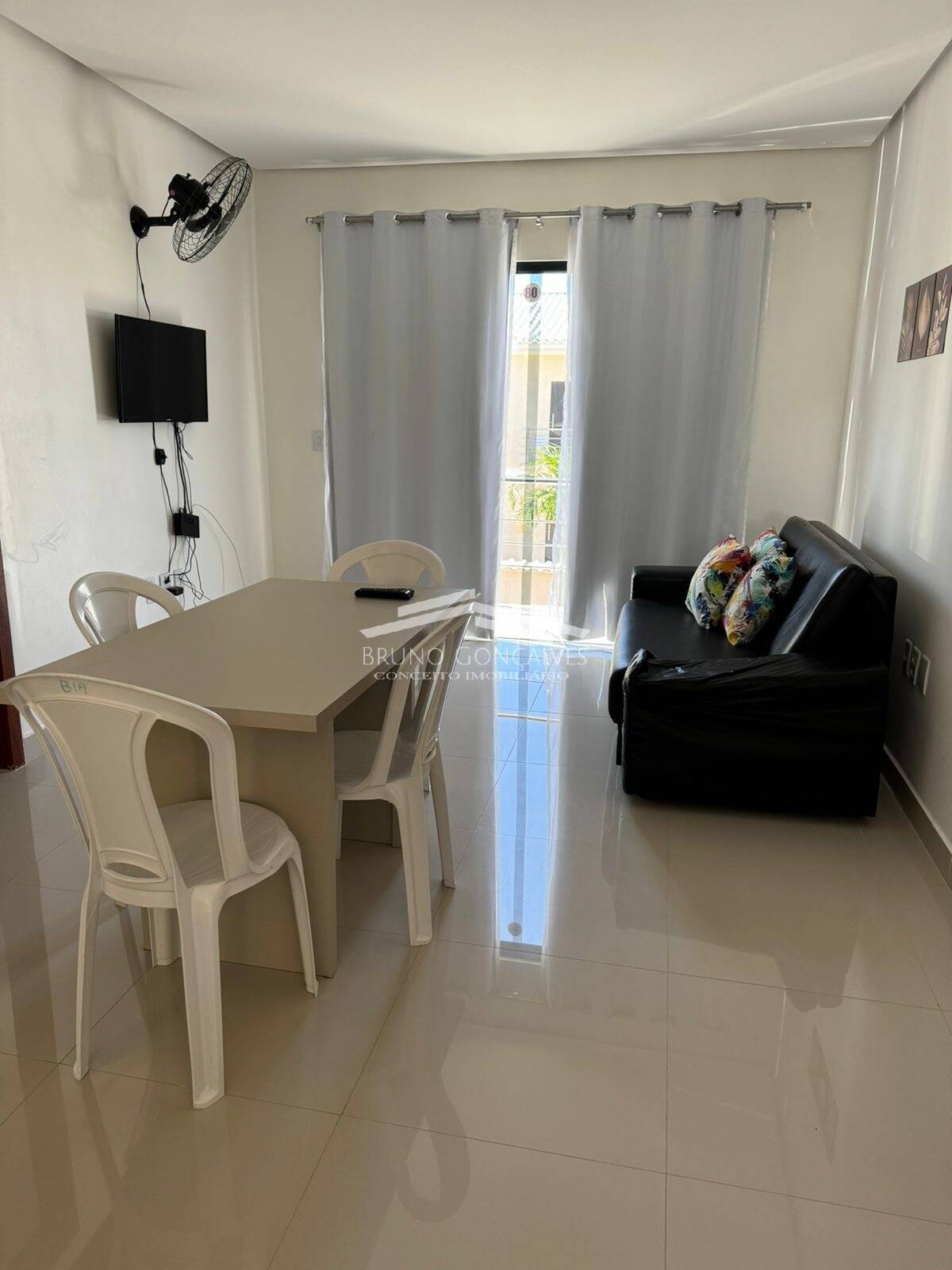 Apartamento à venda com 2 quartos, 70m² - Foto 1