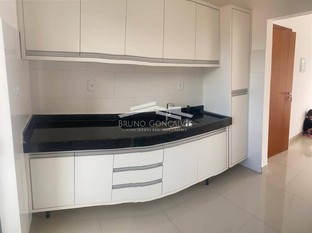 Apartamento à venda com 2 quartos, 70m² - Foto 8